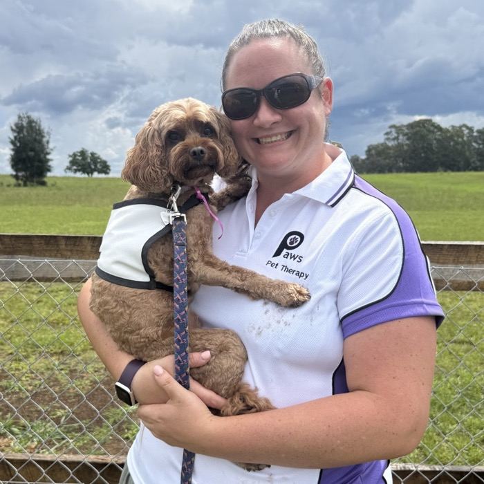 Alex and Annie, a PAWS volunteer team