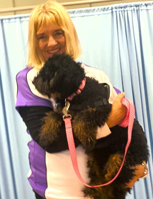 Anne and Polly, a PAWS volunteer team