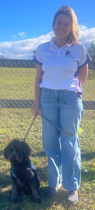 Emma and Frazer, a PAWS volunteer team