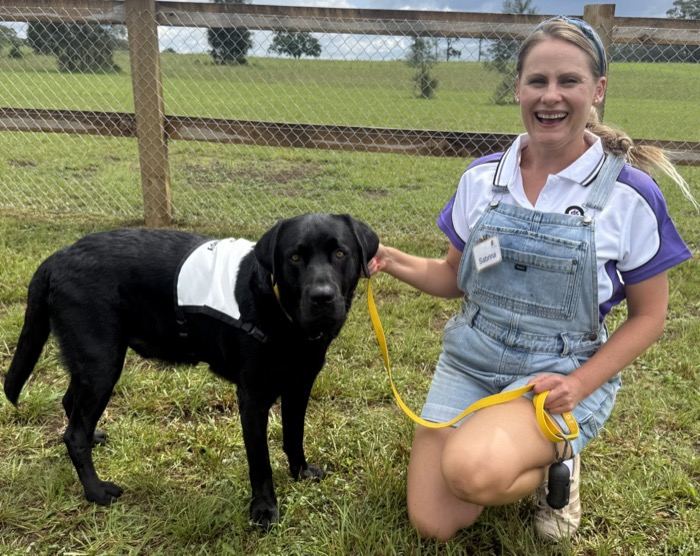 Sabrina and Hamish, a PAWS volunteer team